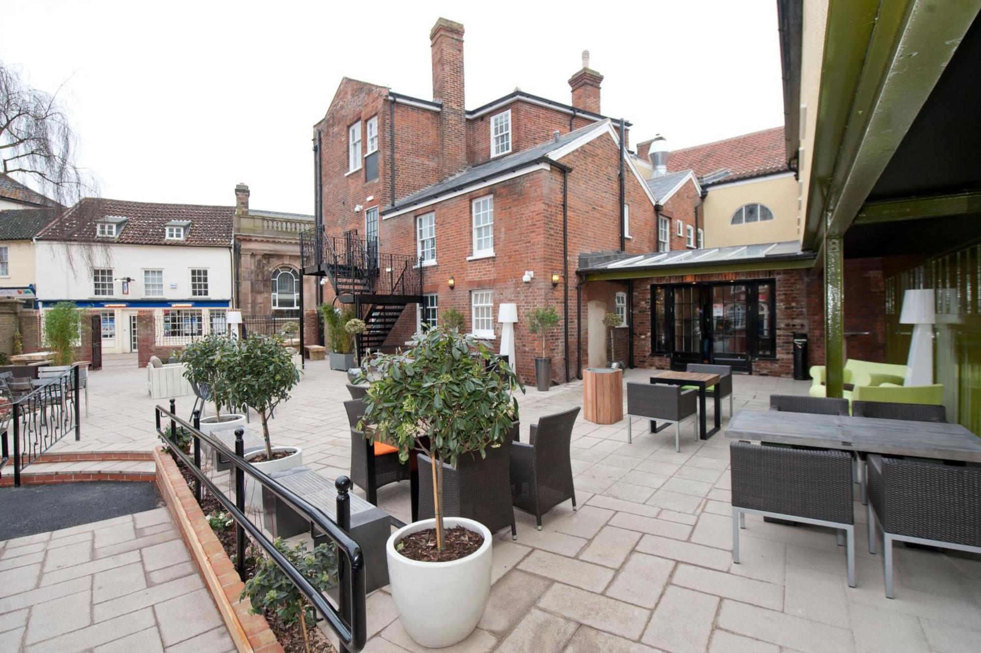 The King'S Head Hotel Wetherspoon เบกเคิลส์ ภายนอก รูปภาพ