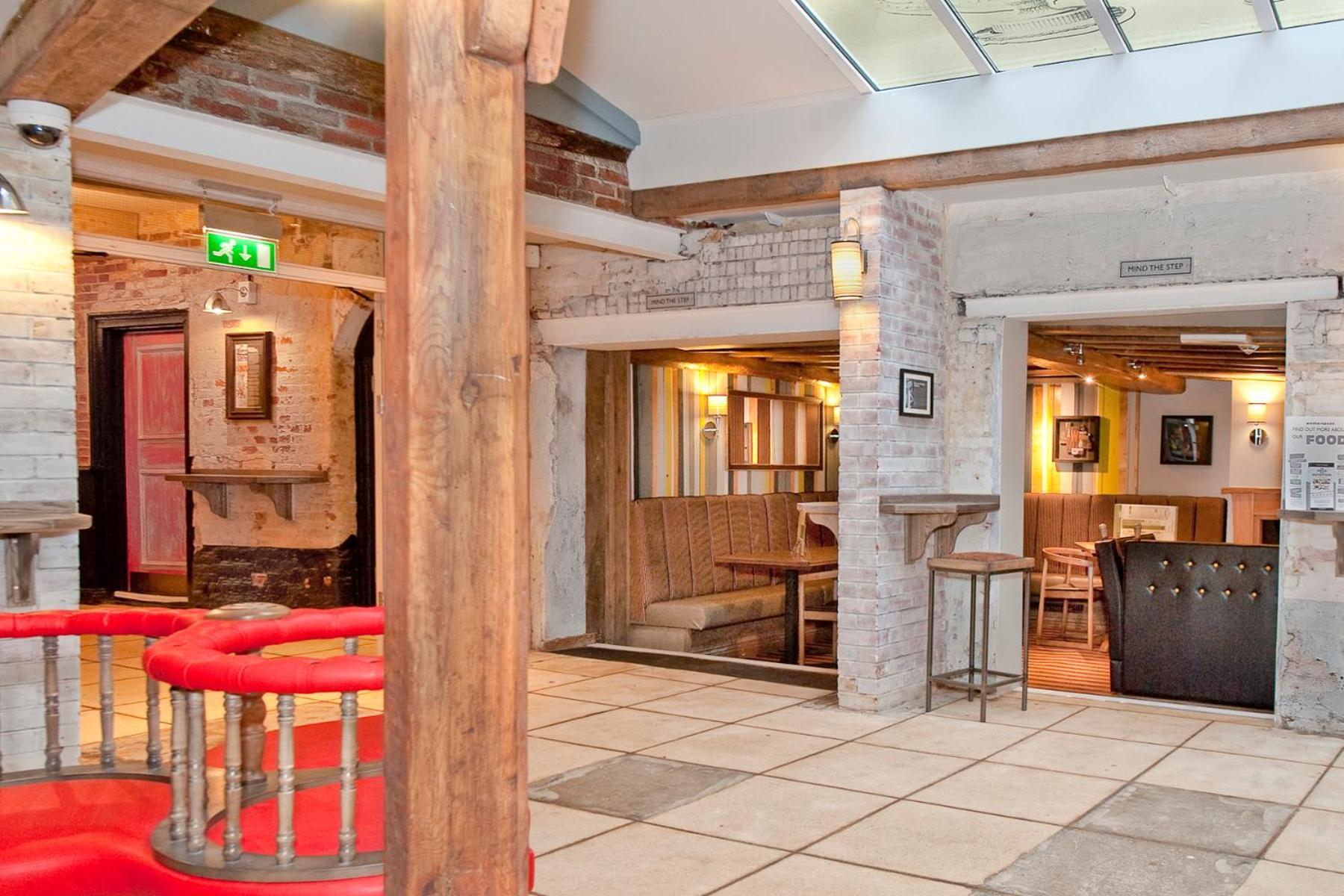 The King'S Head Hotel Wetherspoon เบกเคิลส์ ภายนอก รูปภาพ