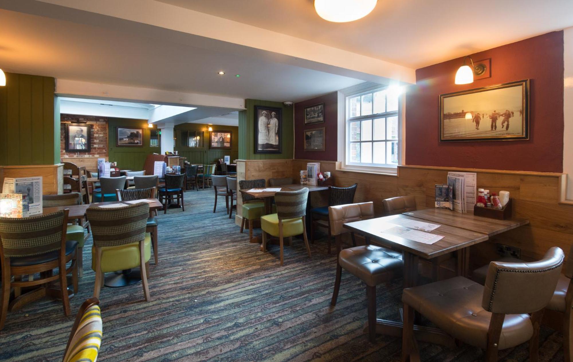 The King'S Head Hotel Wetherspoon เบกเคิลส์ ภายนอก รูปภาพ