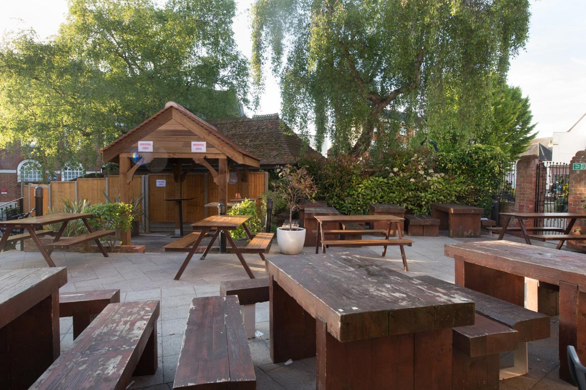 The King'S Head Hotel Wetherspoon เบกเคิลส์ ภายนอก รูปภาพ
