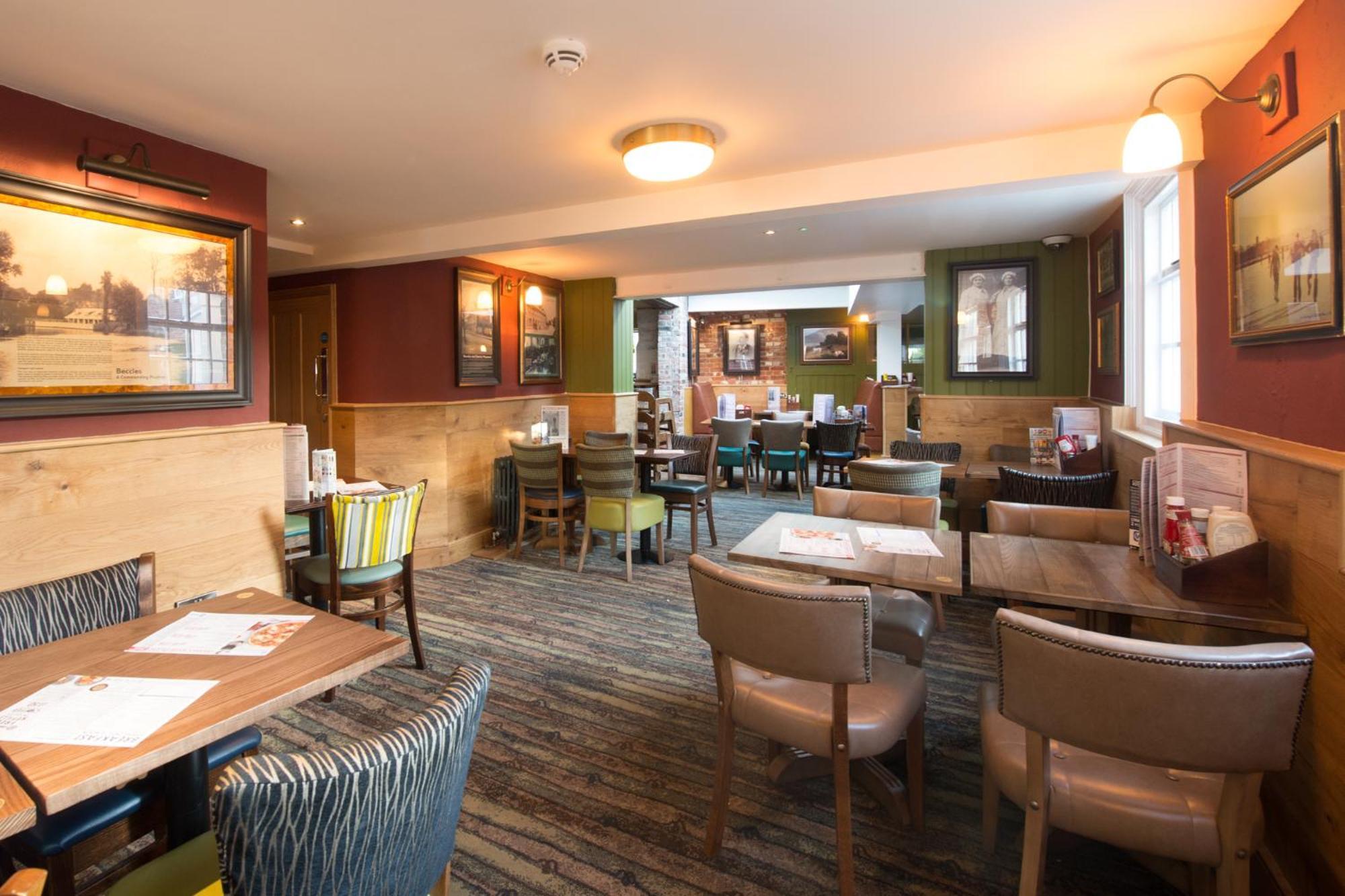 The King'S Head Hotel Wetherspoon เบกเคิลส์ ภายนอก รูปภาพ
