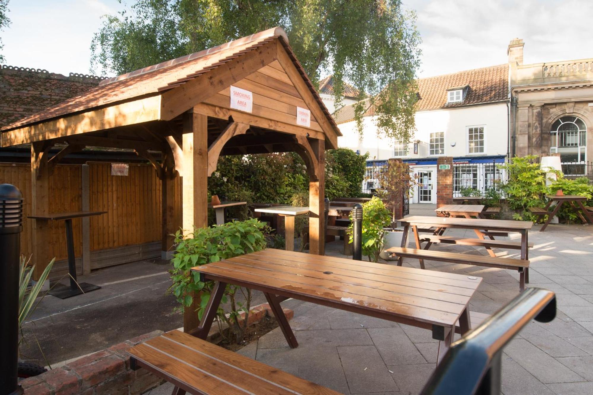 The King'S Head Hotel Wetherspoon เบกเคิลส์ ภายนอก รูปภาพ