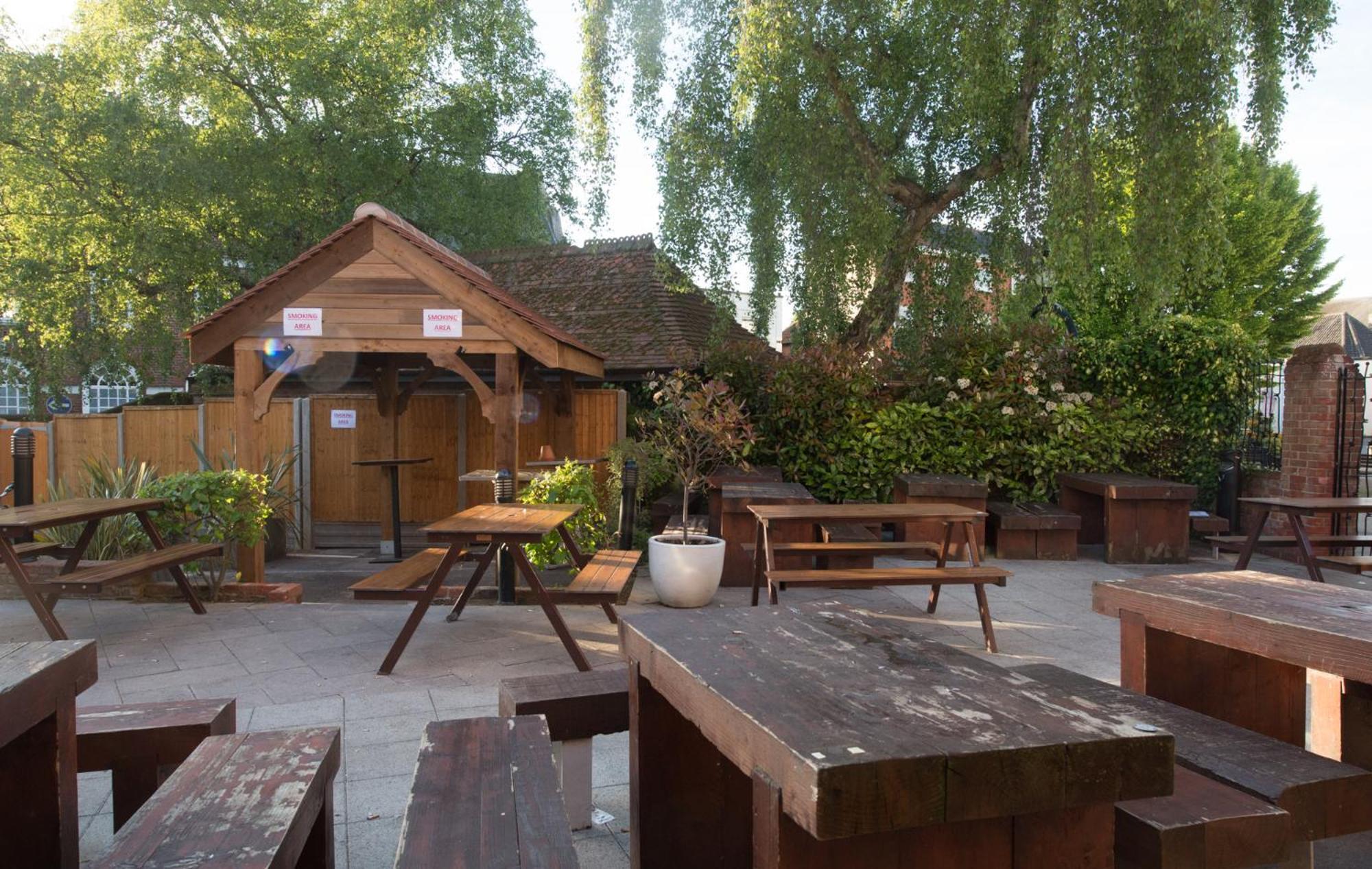 The King'S Head Hotel Wetherspoon เบกเคิลส์ ภายนอก รูปภาพ