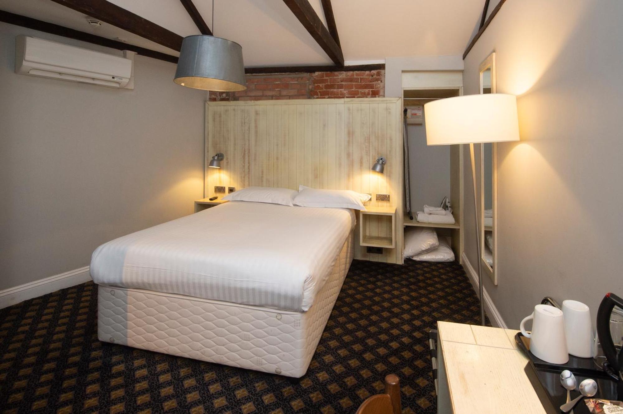 The King'S Head Hotel Wetherspoon เบกเคิลส์ ภายนอก รูปภาพ