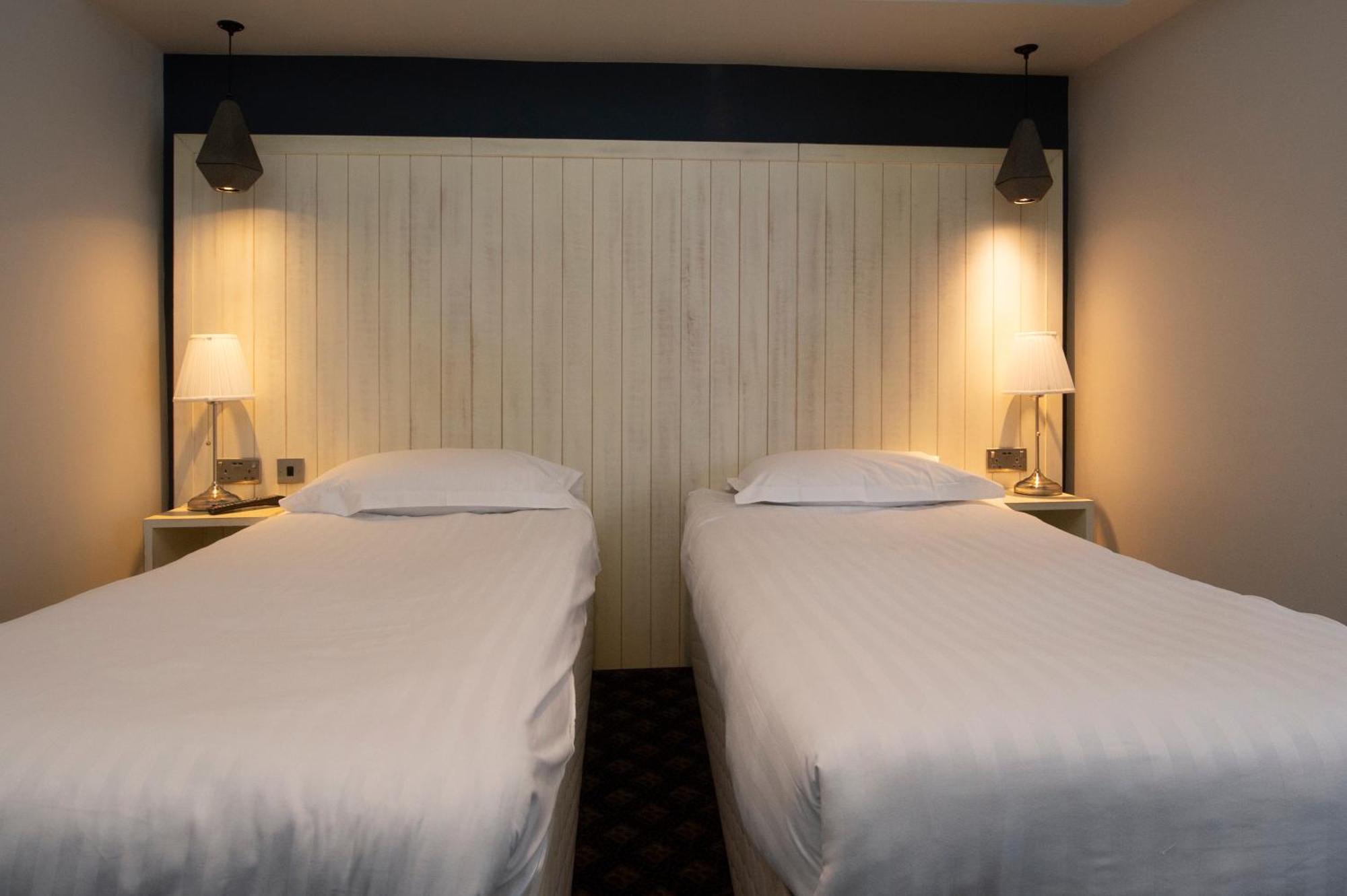 The King'S Head Hotel Wetherspoon เบกเคิลส์ ภายนอก รูปภาพ
