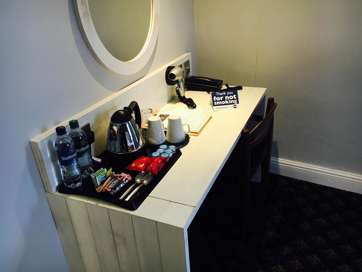 The King'S Head Hotel Wetherspoon เบกเคิลส์ ภายนอก รูปภาพ